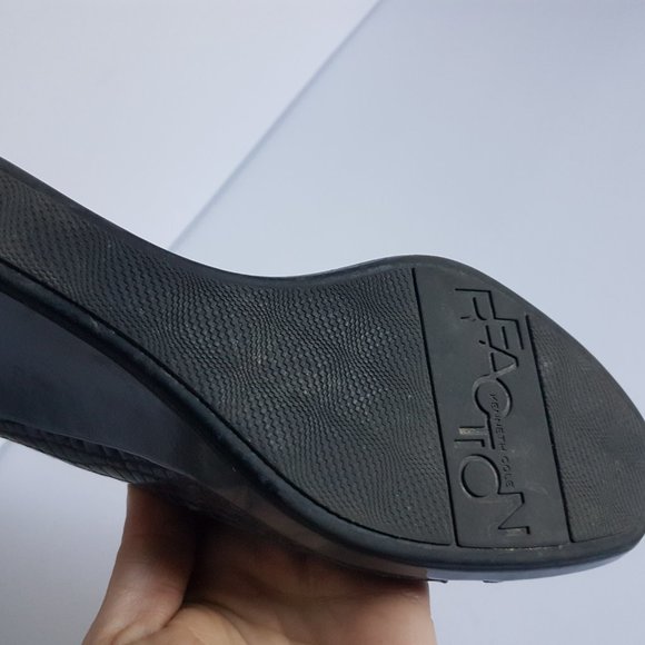 - Kenneth Cole Reaction Size 6.5 Wege Grey Heels Women's Shoes - Picture 5 of 7